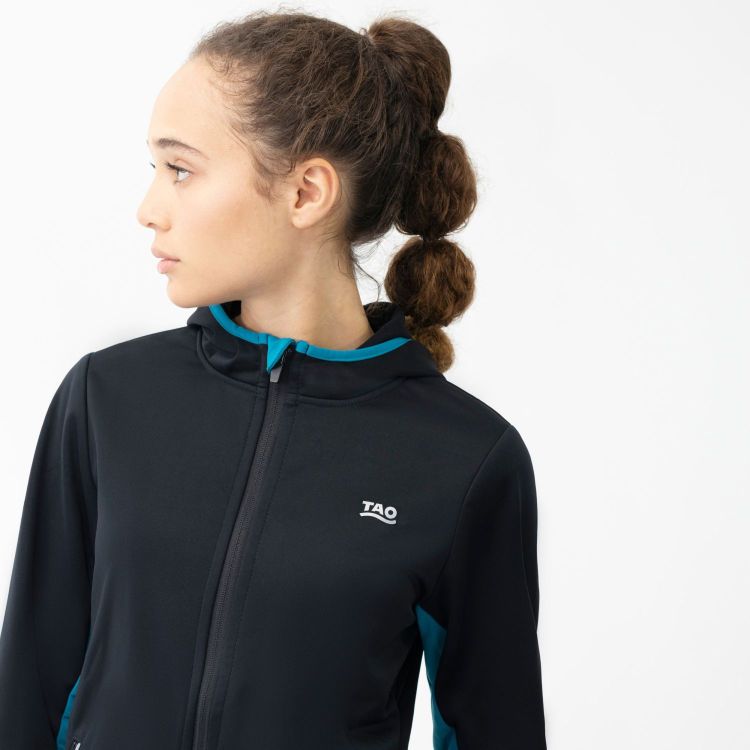 Laufoutlet - Bjarka Warme und wasserdichte Laufjacke mit Kapuze | Nachhaltig & fair - Warme, wasserdichte Laufjacke mit Kapuze und Daumenschlaufe - black