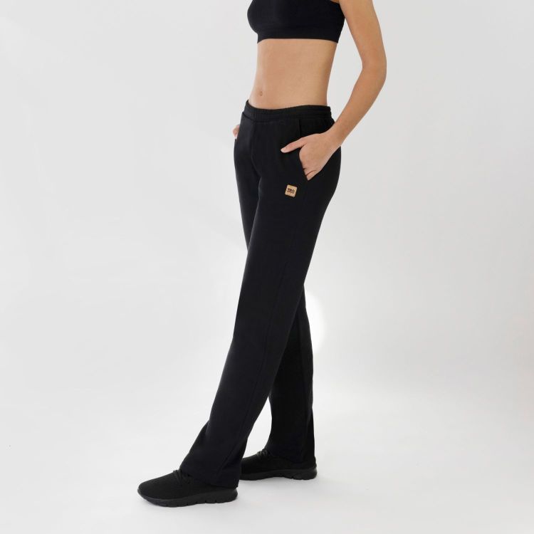 Laufoutlet - HEIDI Bequeme Damen Jogginghose | Nachhaltig & fair - Bequeme Jogginghose aus Bio-Baumwolle - black