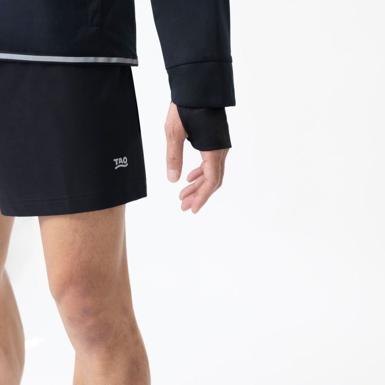 Laufoutlet - BENE Kurze Herren Laufshort mit UV-Schutz | Nachhaltig & fair - Lockere Laufshort mit UV-Schutz und Gesäßtasche - black