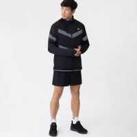 Laufoutlet - BENE Kurze Herren Laufshort mit UV-Schutz | Nachhaltig & fair - Lockere Laufshort mit UV-Schutz und Gesäßtasche - black